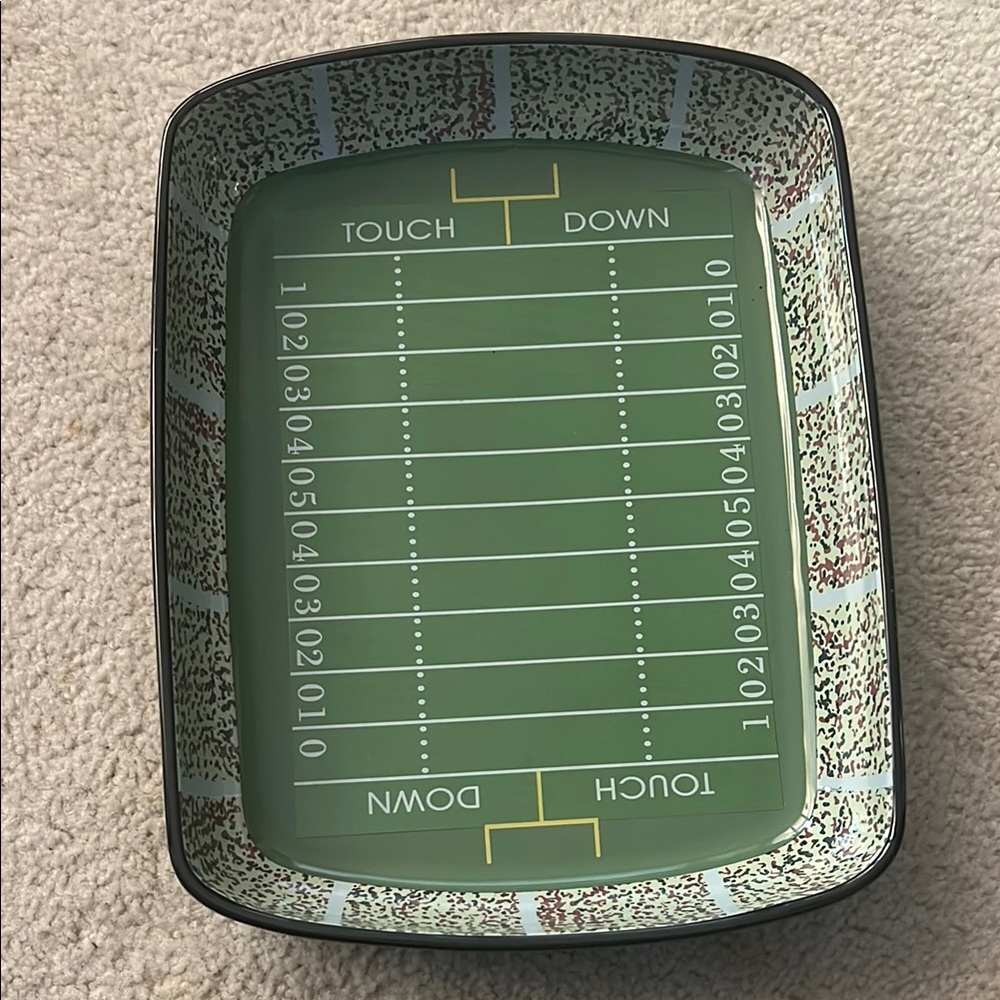 Football Stadium Chip Serving Dish 🏈🏈🏈 EUC